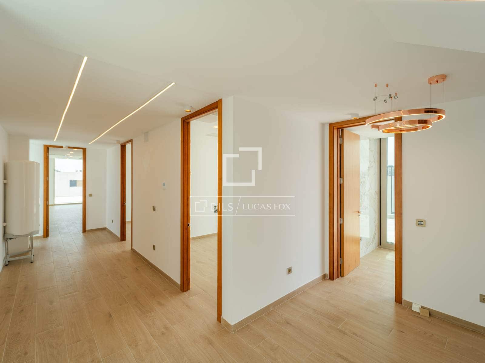 7 slaapkamer Villa te koop in Torrent met zwembad garage - € 1.495.000 (Ref: 9882581)