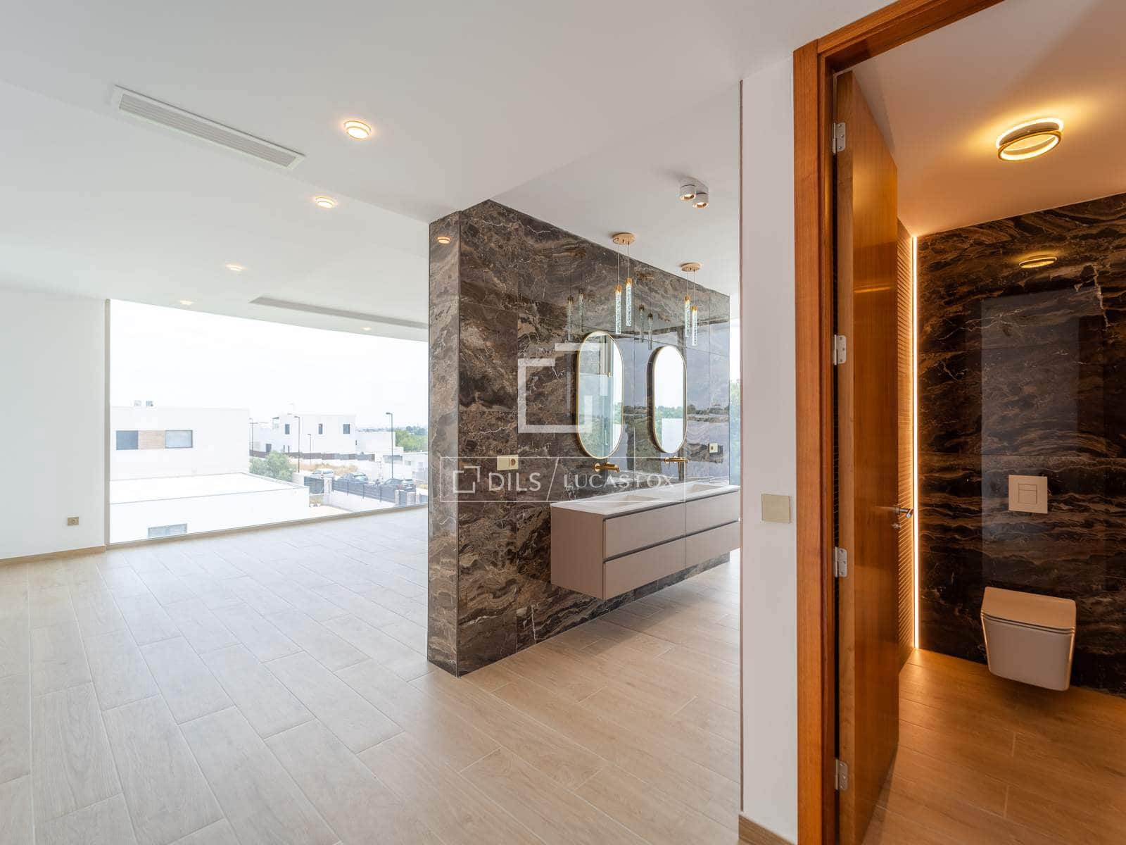 7 slaapkamer Villa te koop in Torrent met zwembad garage - € 1.495.000 (Ref: 9882581)