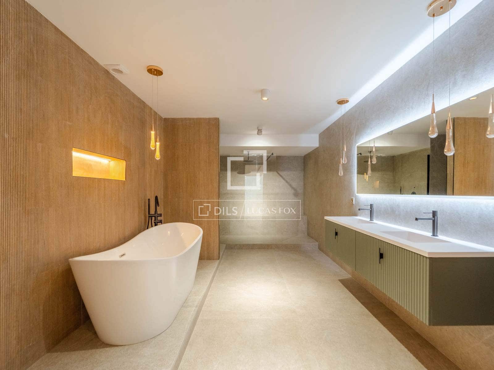 7 slaapkamer Villa te koop in Torrent met zwembad garage - € 1.495.000 (Ref: 9882581)