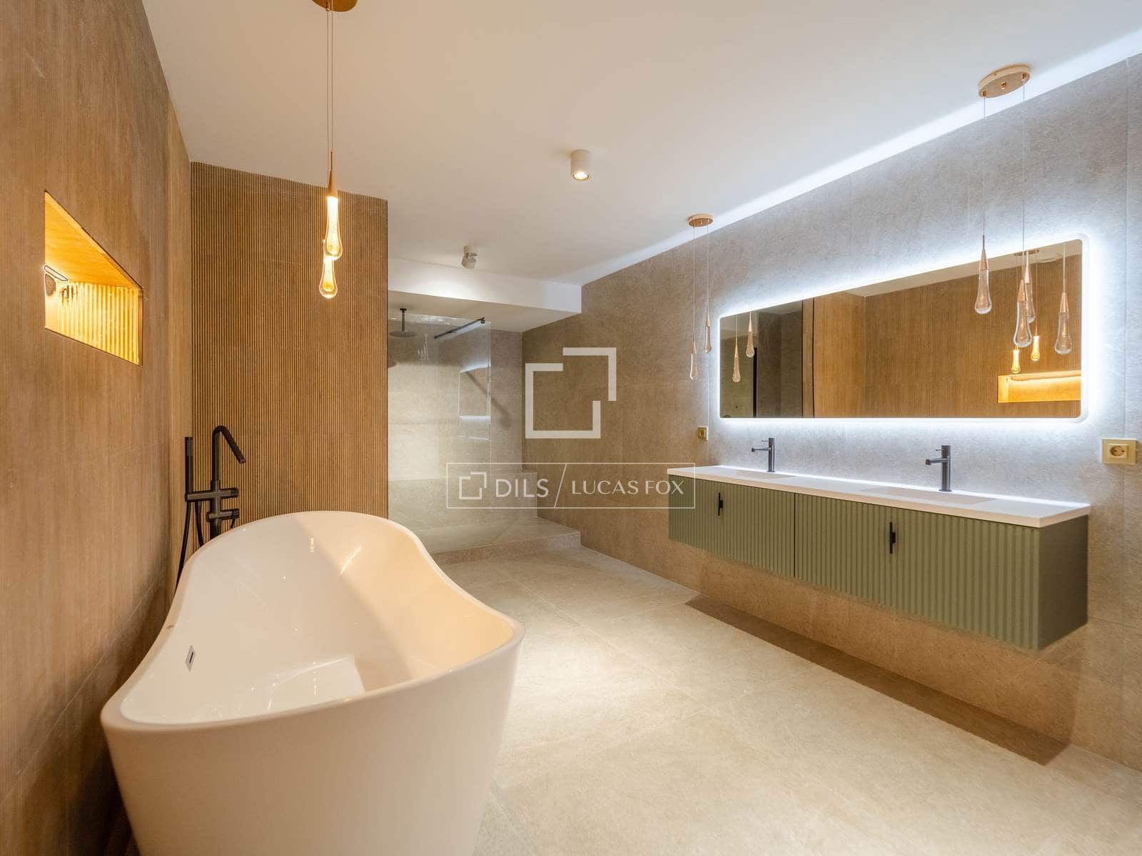 7 slaapkamer Villa te koop in Torrent met zwembad garage - € 1.495.000 (Ref: 9882581)