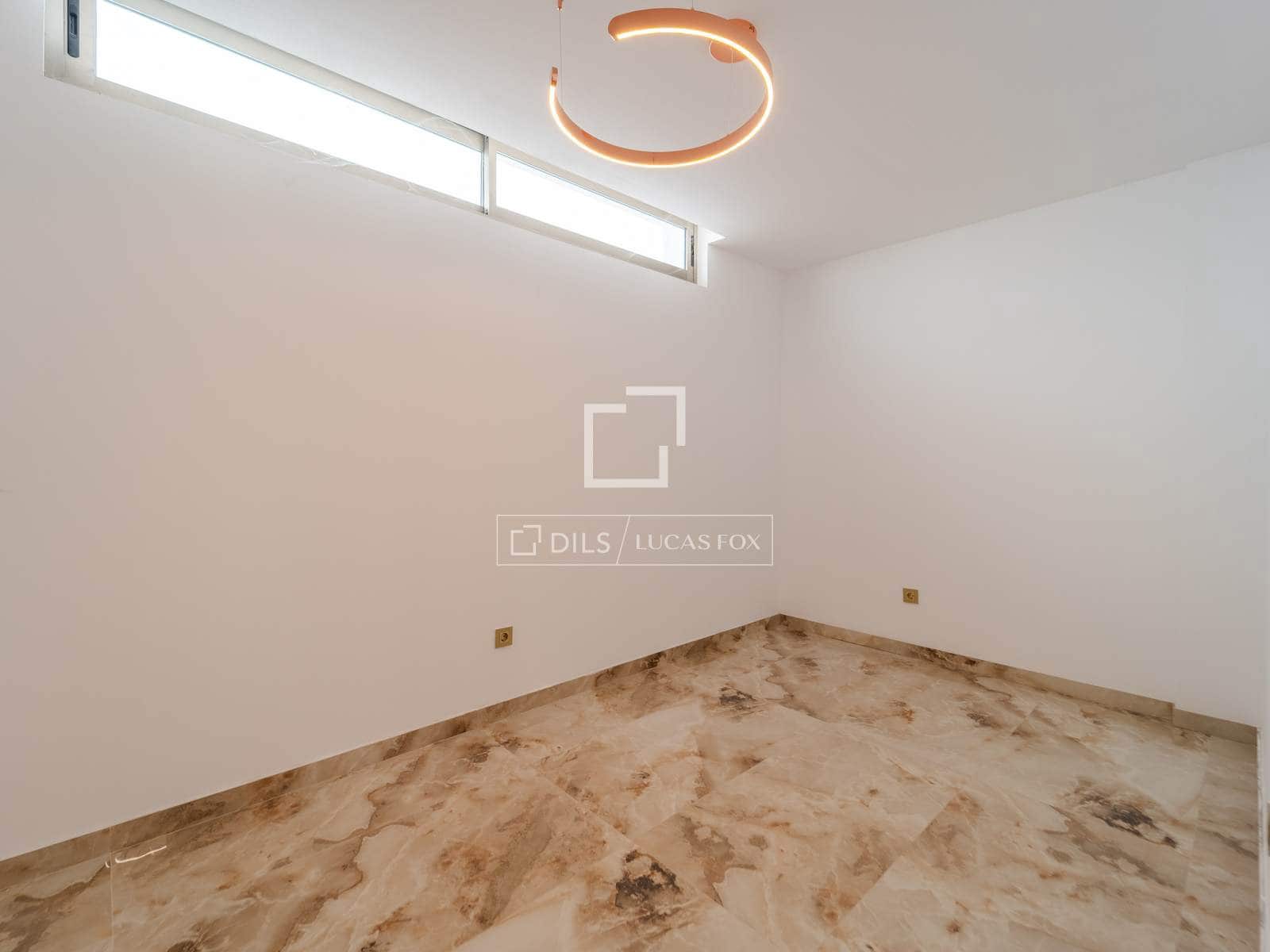 7 slaapkamer Villa te koop in Torrent met zwembad garage - € 1.495.000 (Ref: 9882581)