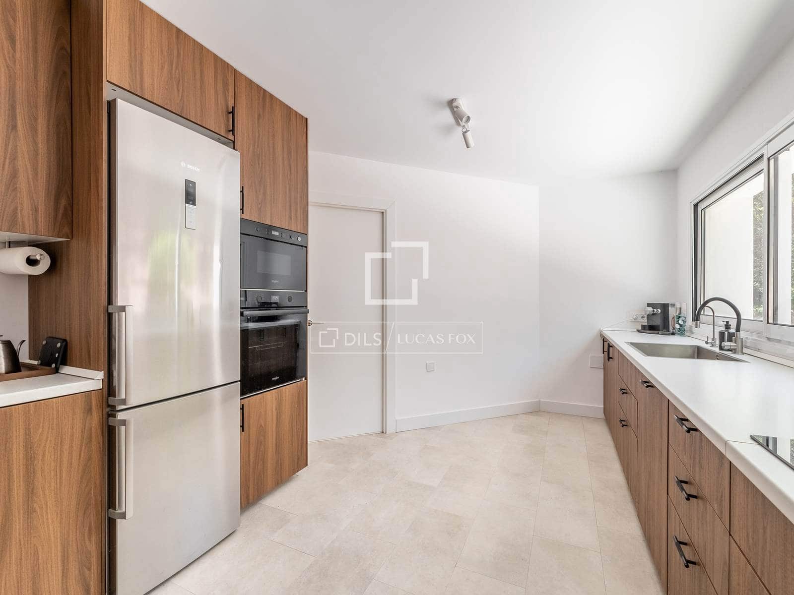 4 soverom Villa til salgs i Las Rozas de Madrid med svømmebasseng garasje - € 2 400 000 (Ref: 9883560)
