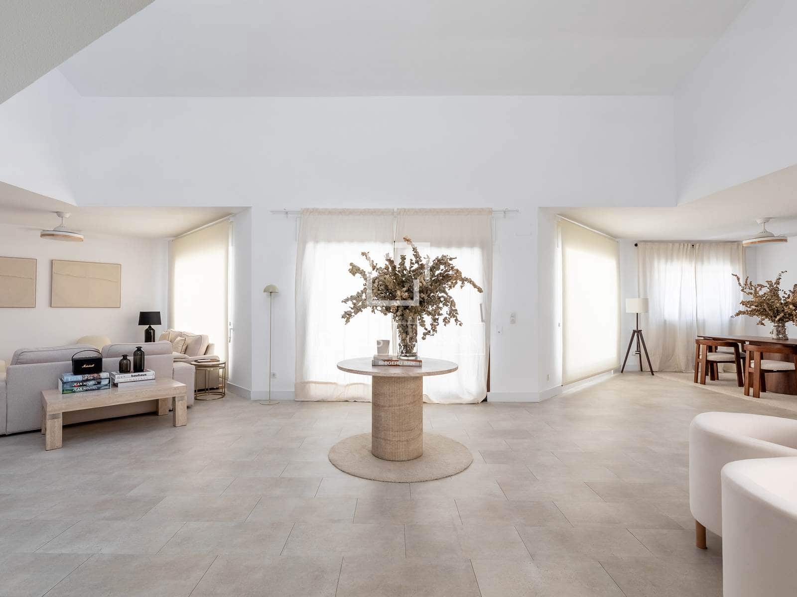 4 soverom Villa til salgs i Las Rozas de Madrid med svømmebasseng garasje - € 2 400 000 (Ref: 9883560)