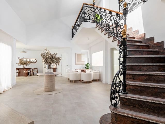 4 soverom Villa til salgs i Las Rozas de Madrid med svømmebasseng garasje - € 2 400 000 (Ref: 9883560)