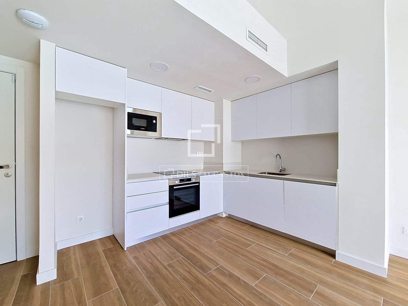 2 sypialnia Apartament do wynajęcia w Vilanova i la Geltru z basenem garażem - 1 500 € (Ref: 9883561)