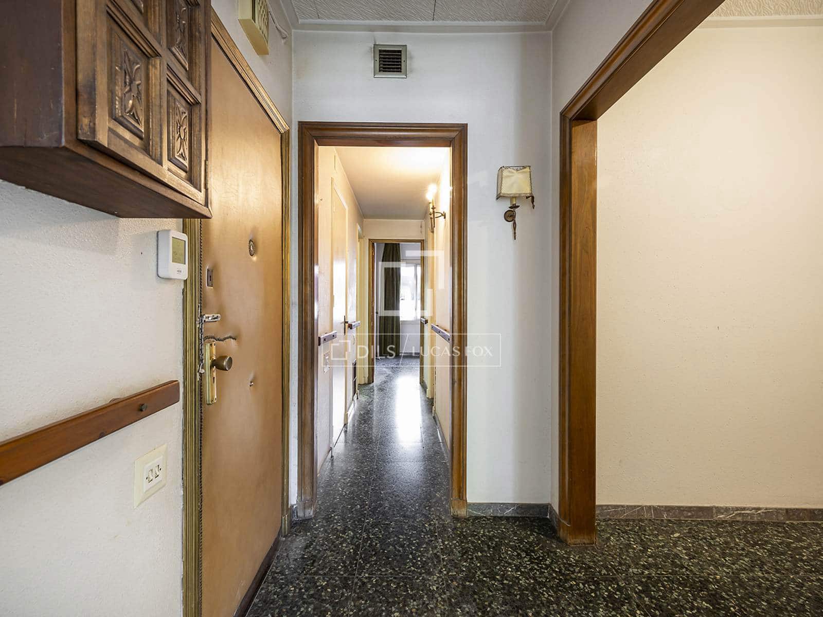 3 soveværelse Lejlighed til salg i Barcelona by - € 699.000 (Ref: 9883670)