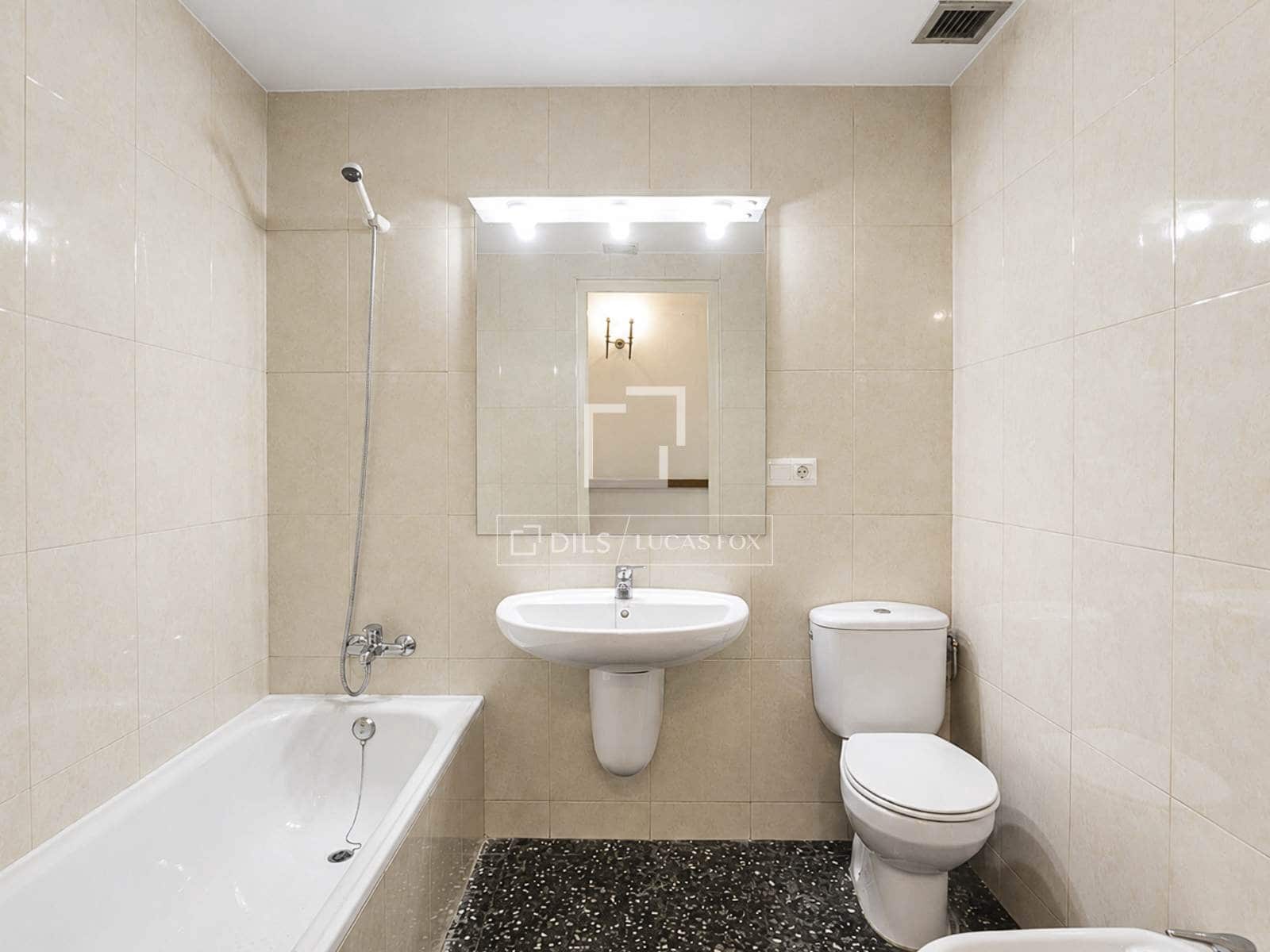 3 soveværelse Lejlighed til salg i Barcelona by - € 770.000 (Ref: 9883671)