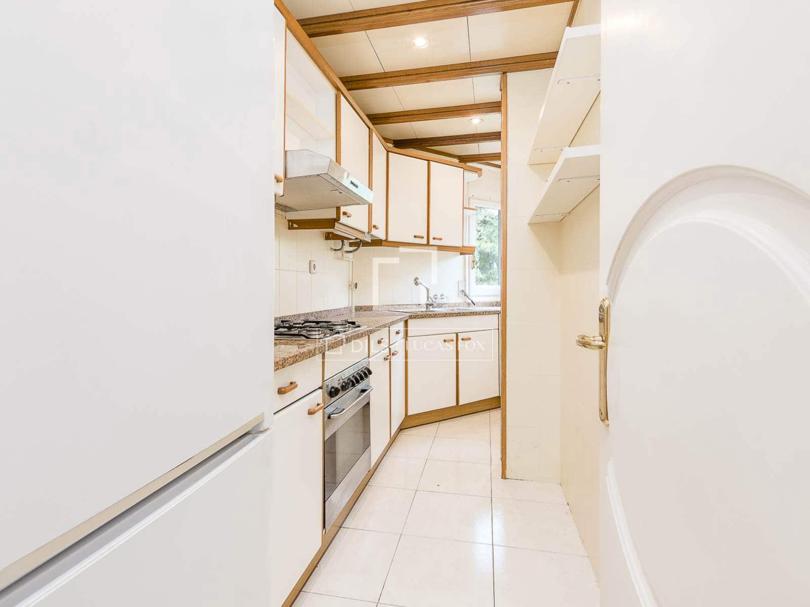 2 soverom Leilighet til salgs i Barcelona by med garasje - € 485 000 (Ref: 9883672)