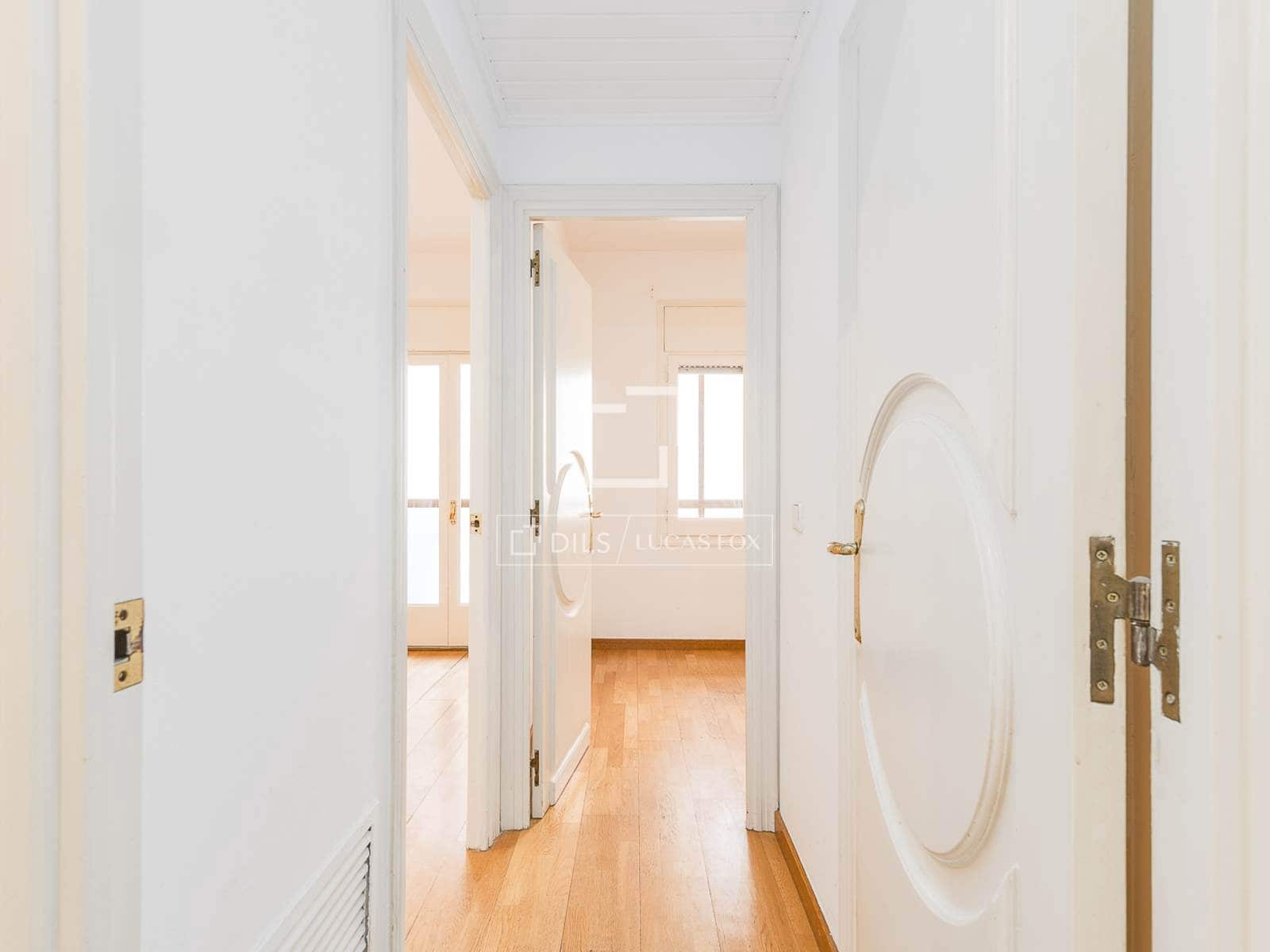 2 soverom Leilighet til salgs i Barcelona by med garasje - € 485 000 (Ref: 9883672)