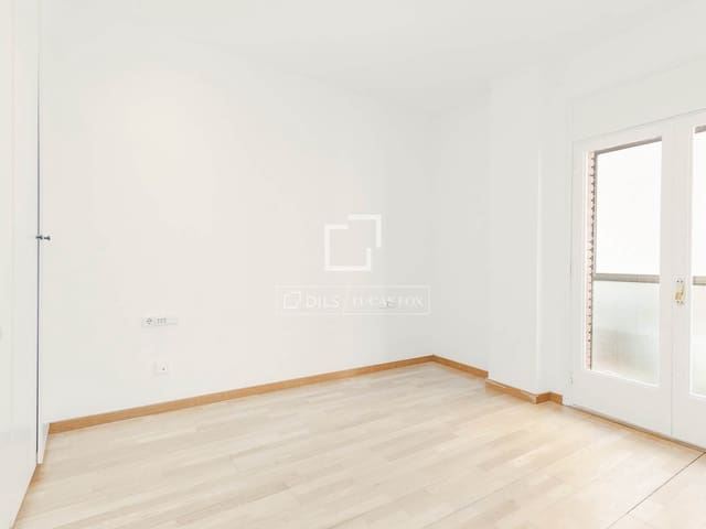 2 soverom Leilighet til salgs i Barcelona by med garasje - € 485 000 (Ref: 9883672)
