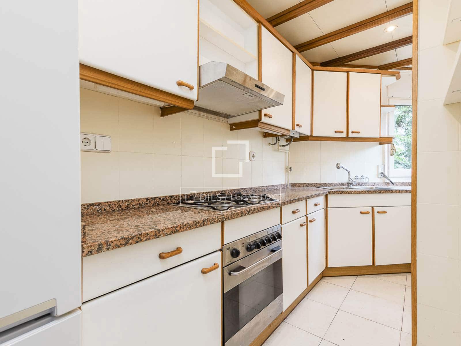 2 soverom Leilighet til salgs i Barcelona by med garasje - € 485 000 (Ref: 9883672)