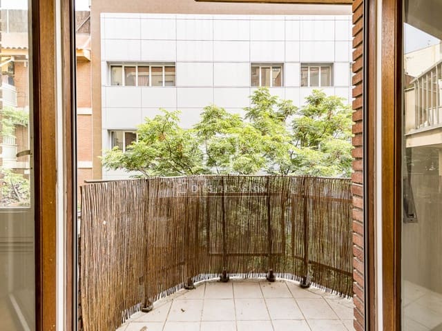 2 soverom Leilighet til salgs i Barcelona by med garasje - € 485 000 (Ref: 9883672)