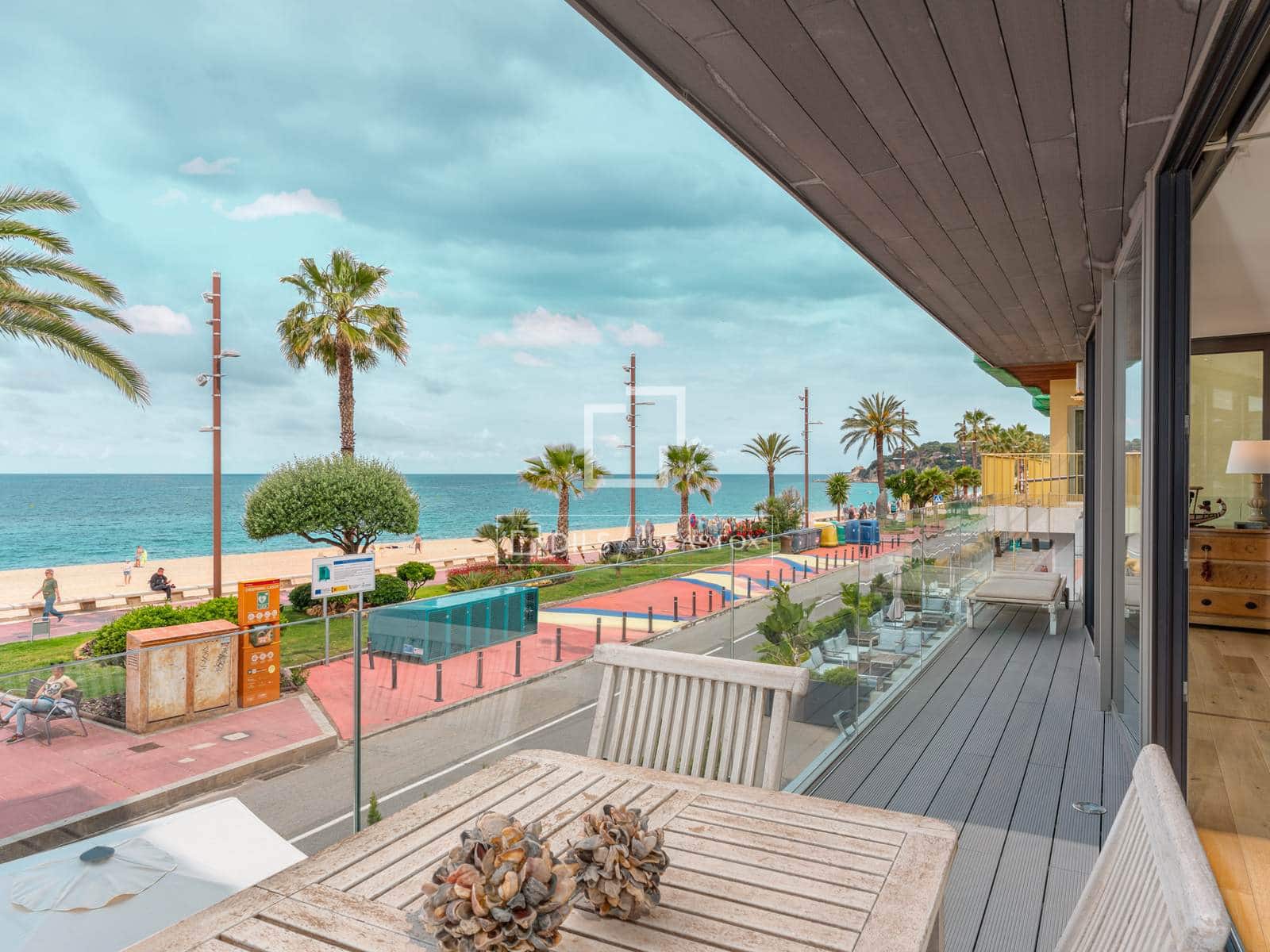 3 makuuhuone Huoneisto myytävänä paikassa Lloret de Mar mukana uima-altaan 
autotalli - 620 000 € (Ref: 9883673)