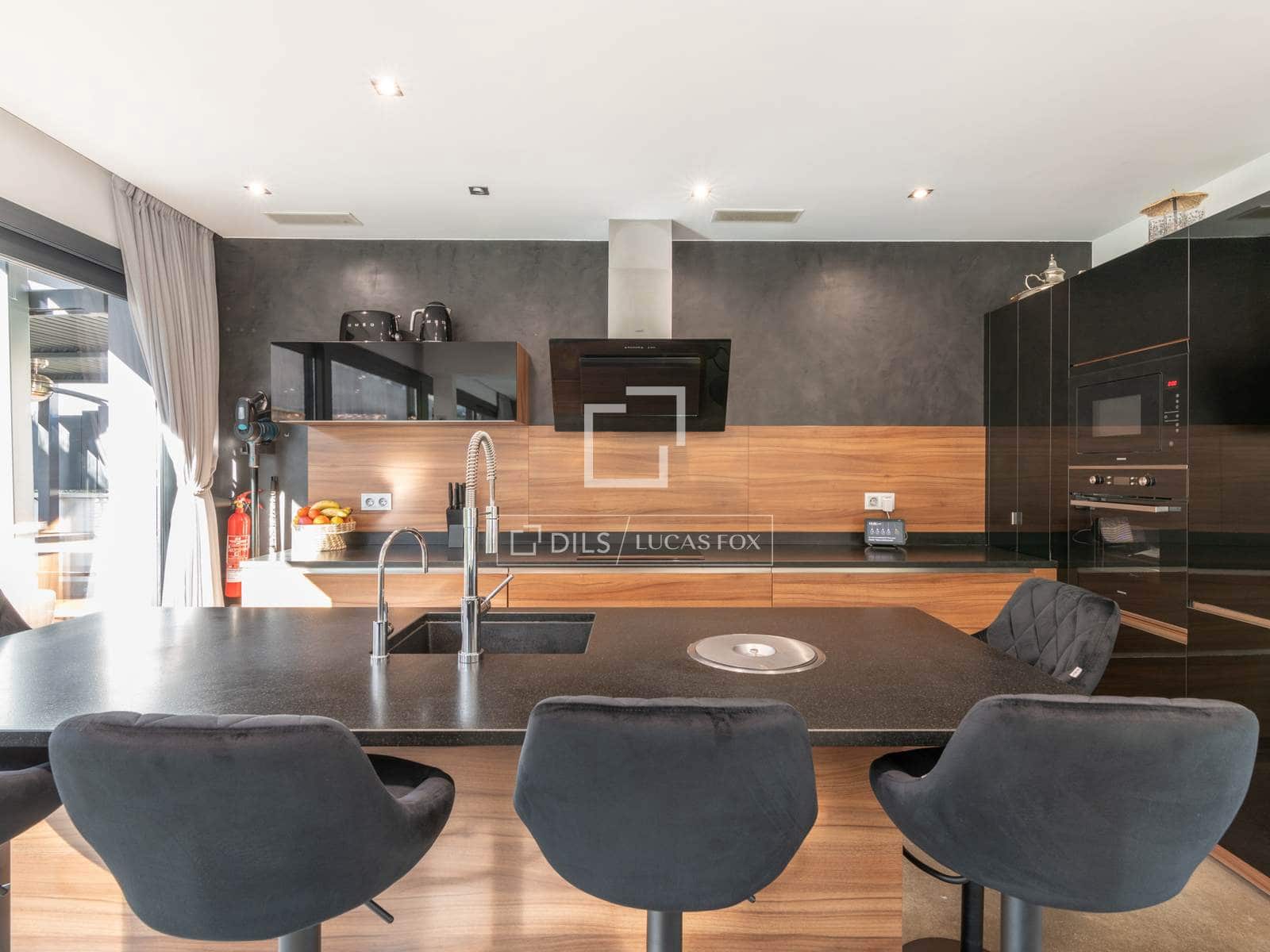 5 bedroom Villa for rent in Castelldefels with pool garage - € 11,000 (Ref: 9883674)