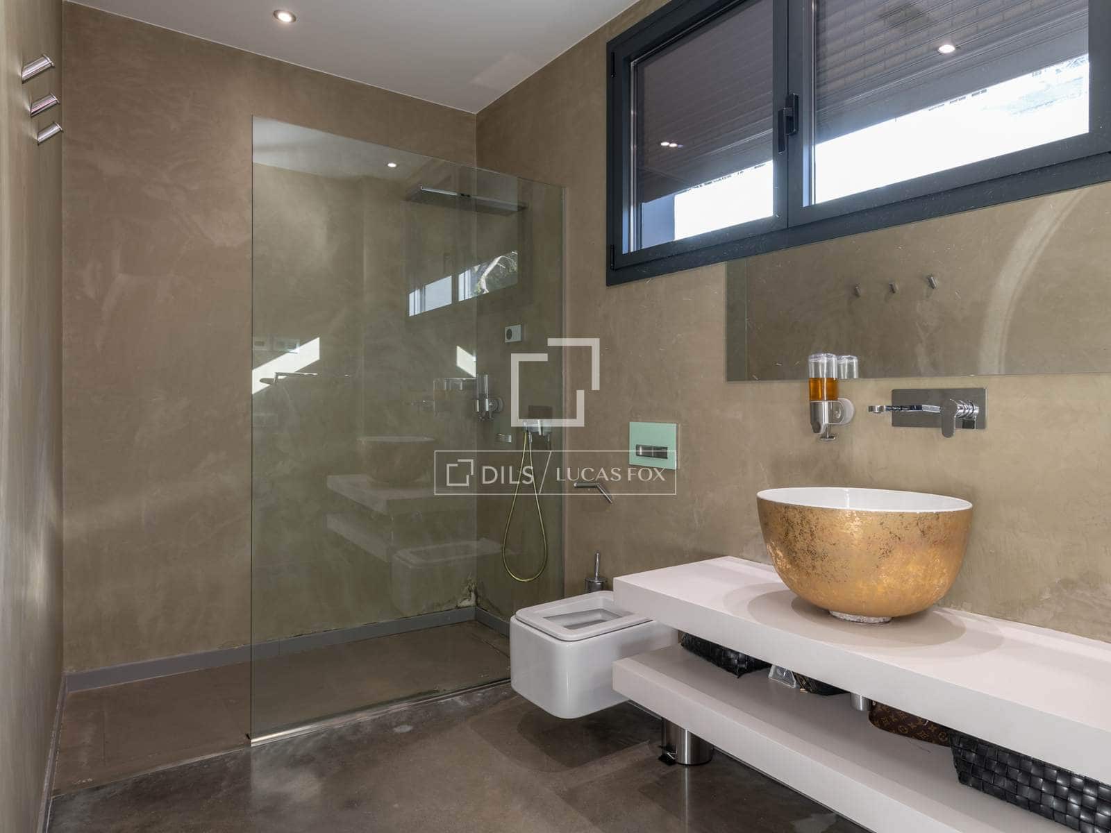 5 bedroom Villa for rent in Castelldefels with pool garage - € 11,000 (Ref: 9883674)
