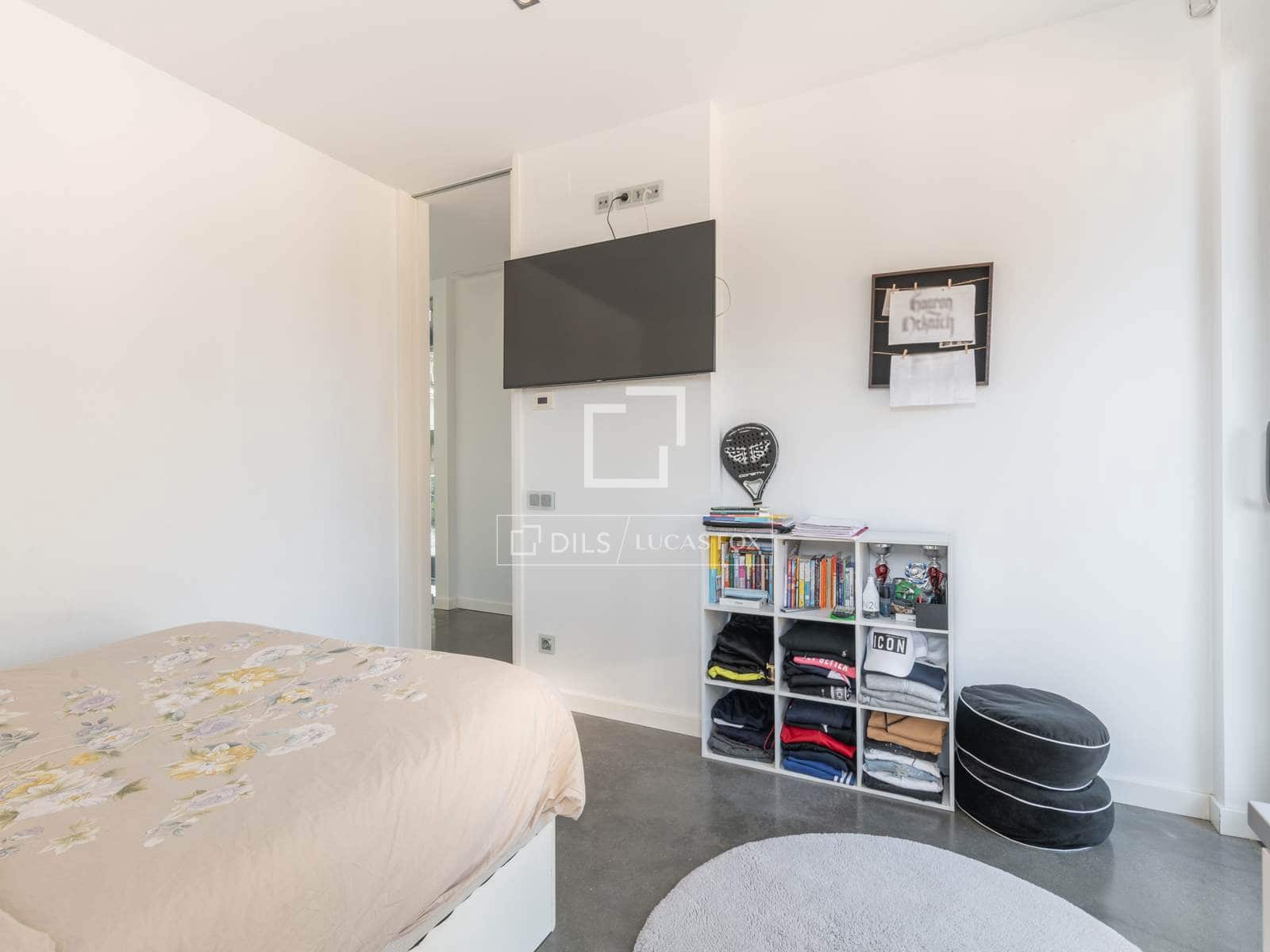 5 bedroom Villa for rent in Castelldefels with pool garage - € 11,000 (Ref: 9883674)