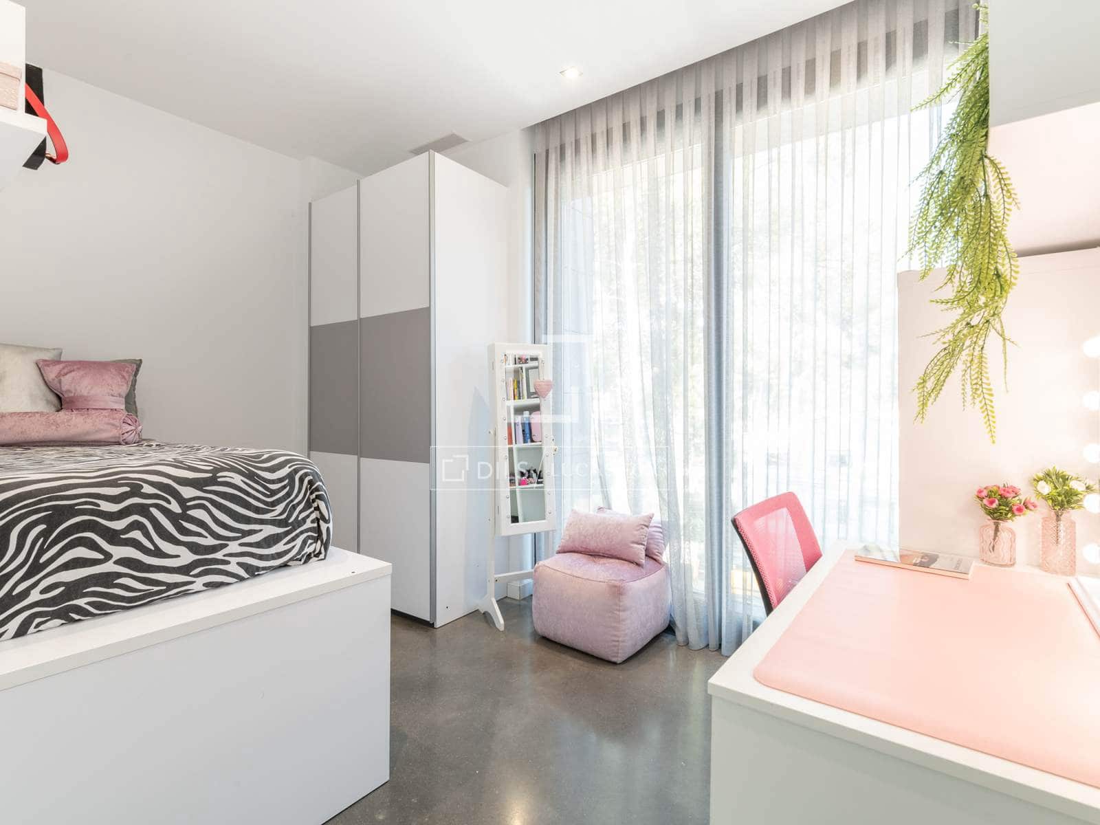 5 bedroom Villa for rent in Castelldefels with pool garage - € 11,000 (Ref: 9883674)