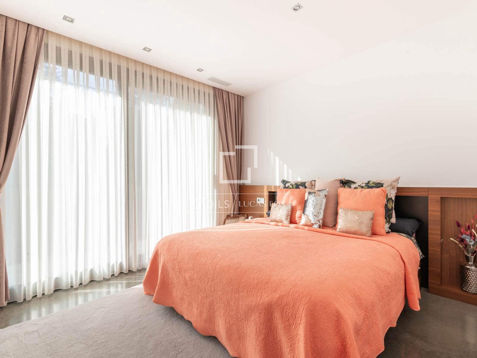 5 bedroom Villa for rent in Castelldefels with pool garage - € 11,000 (Ref: 9883674)