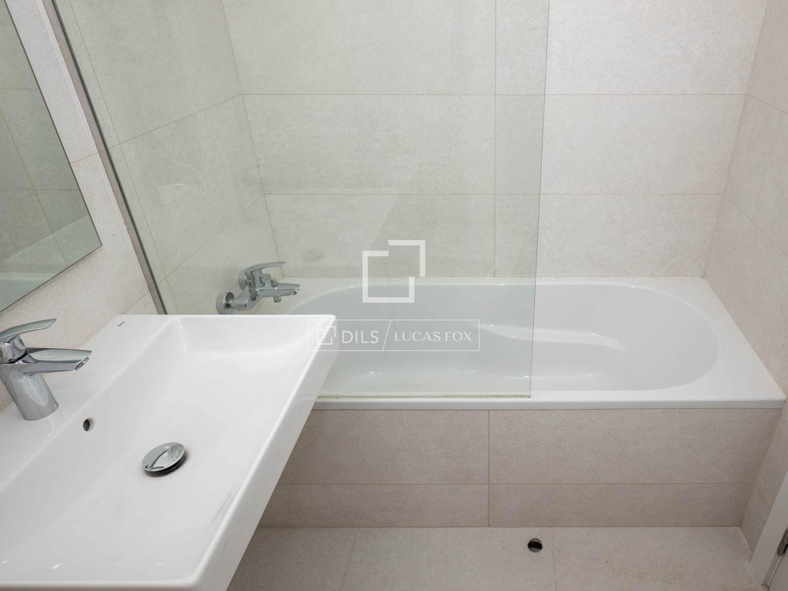 1 soveværelse Lejlighed til leje i Madrid by med swimmingpool garage - € 1.200 (Ref: 9883675)
