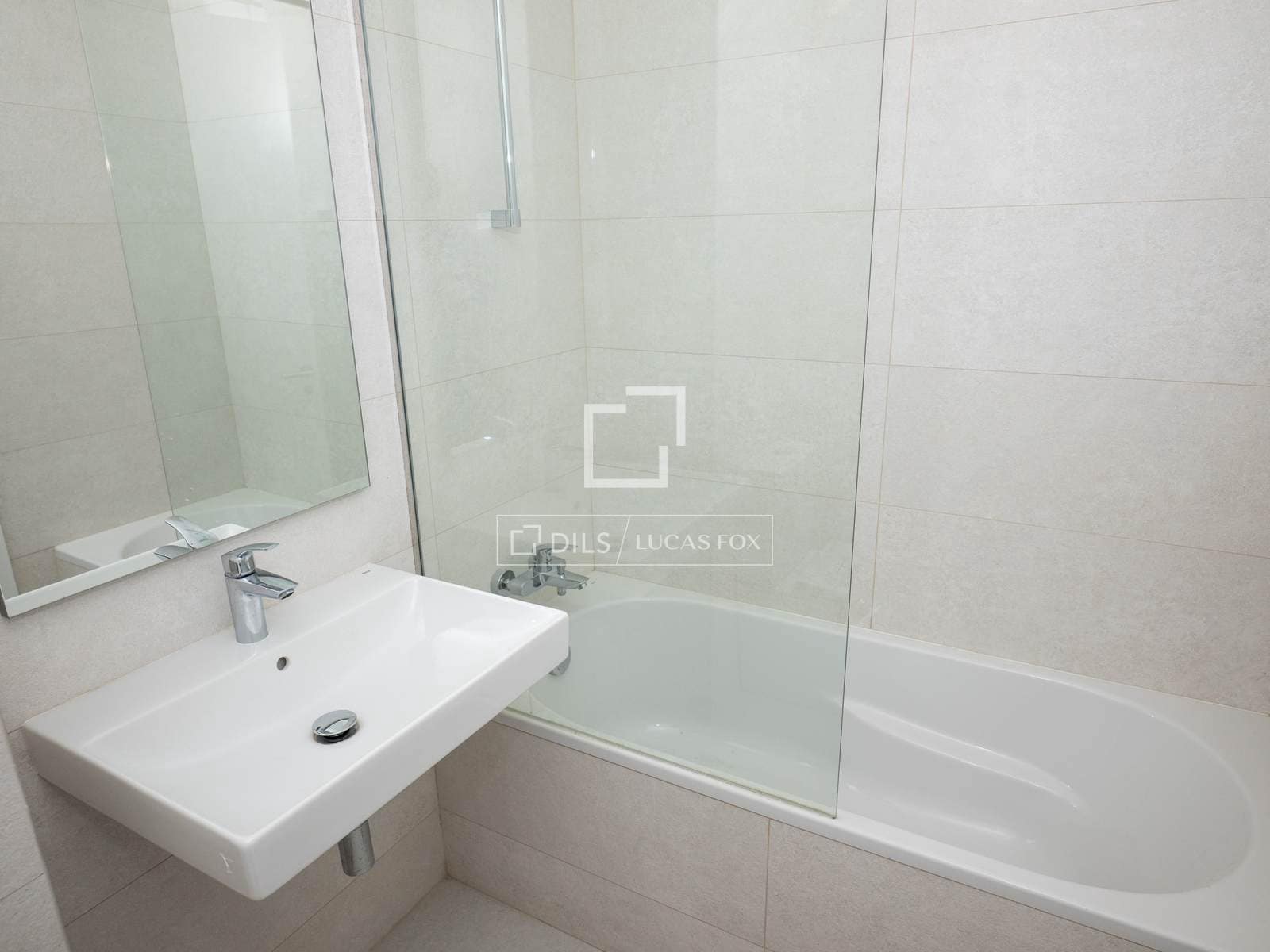 1 soveværelse Lejlighed til leje i Madrid by med swimmingpool garage - € 1.200 (Ref: 9883675)