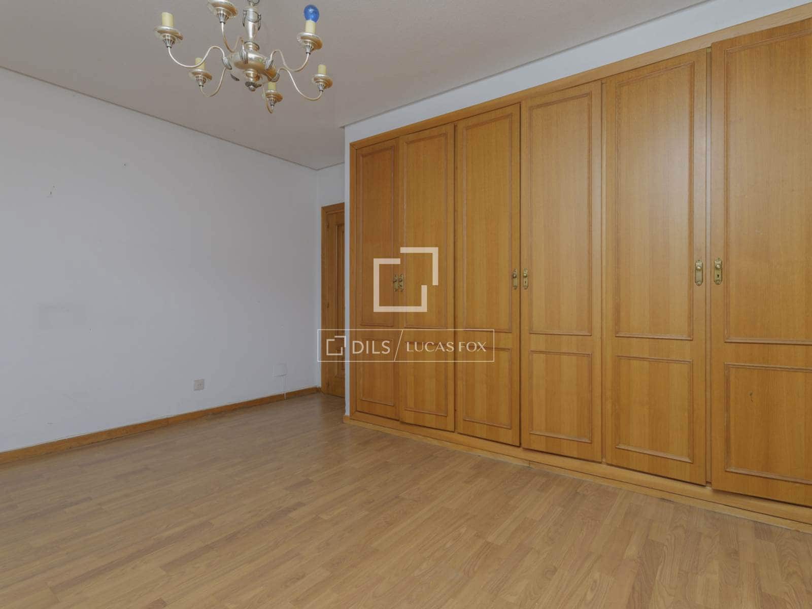8 soveværelse Villa til salg i Pozuelo de Alarcon med swimmingpool garage - € 2.500.000 (Ref: 9883677)