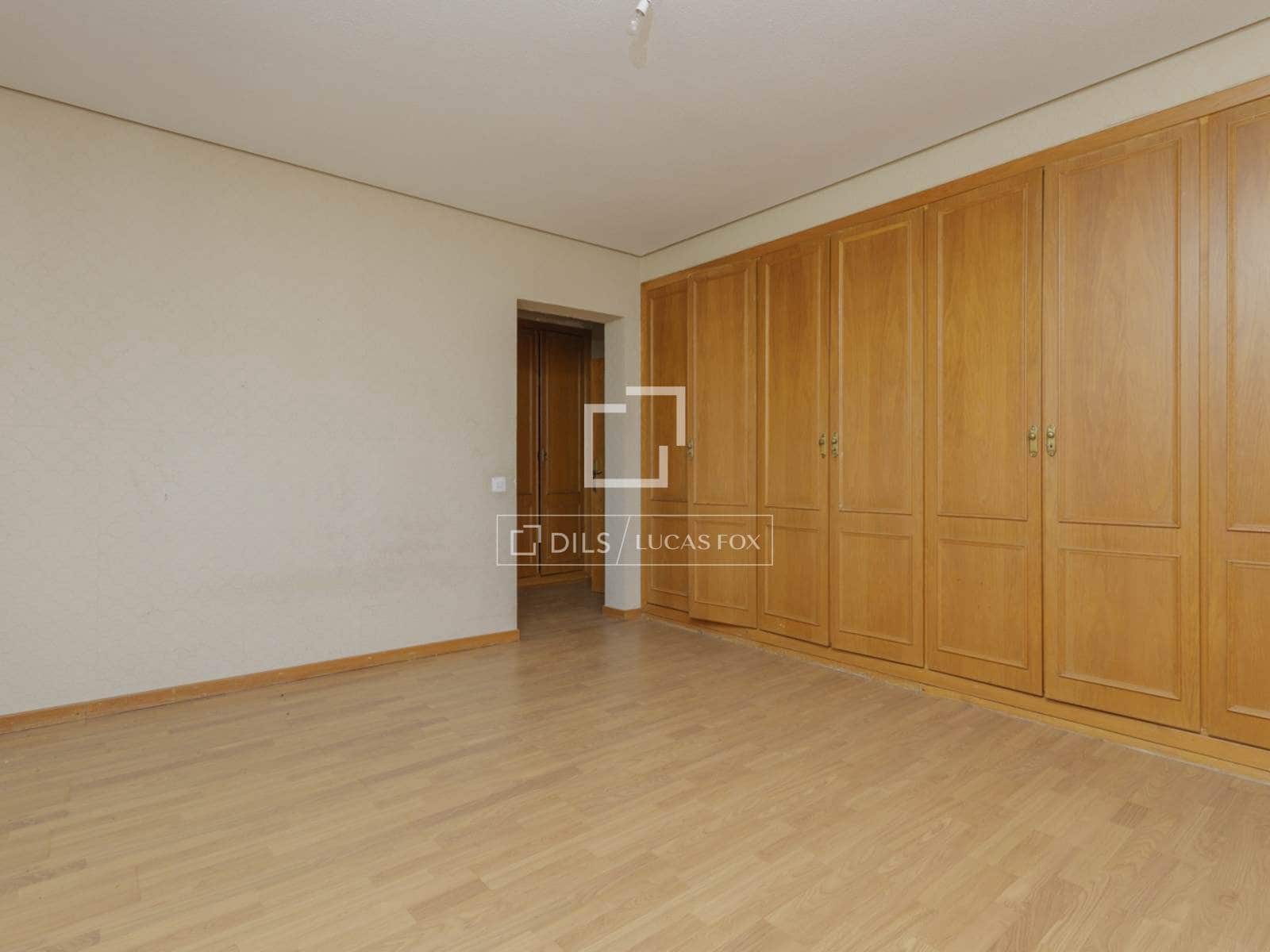 8 soveværelse Villa til salg i Pozuelo de Alarcon med swimmingpool garage - € 2.500.000 (Ref: 9883677)