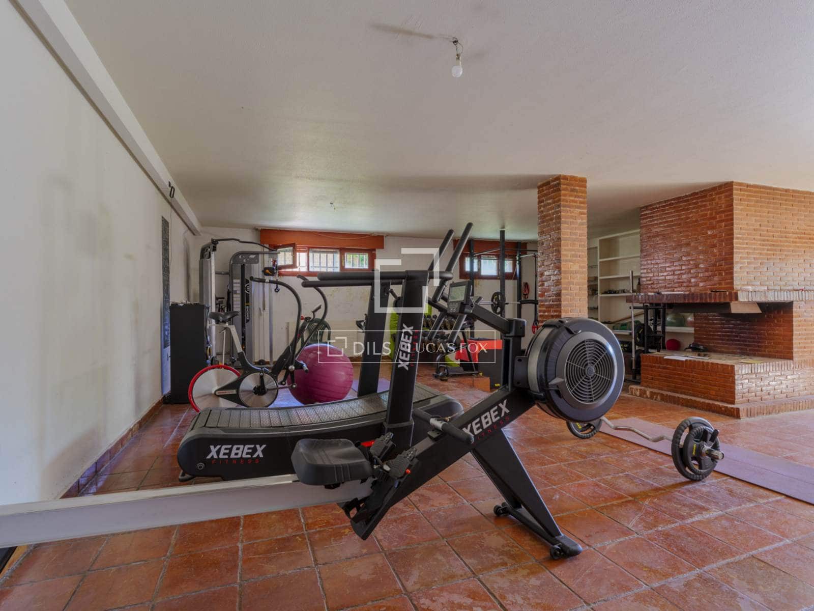 8 soveværelse Villa til salg i Pozuelo de Alarcon med swimmingpool garage - € 2.500.000 (Ref: 9883677)