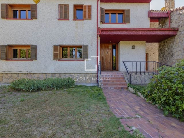 8 slaapkamer Villa te koop in Pozuelo de Alarcón met zwembad garage - € 2.500.000 (Ref: 9883677)