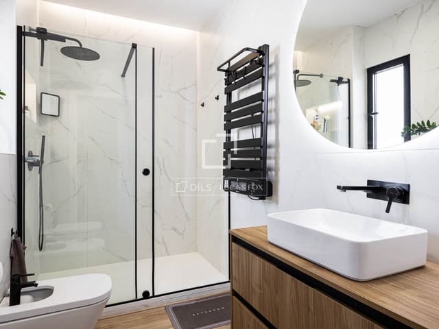 1 sypialnia Penthouse na sprzedaż w Miasto Barcelona - 380 000 € (Ref: 9883679)