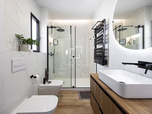 1 sypialnia Penthouse na sprzedaż w Miasto Barcelona - 380 000 € (Ref: 9883679)