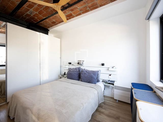 1 sypialnia Penthouse na sprzedaż w Miasto Barcelona - 380 000 € (Ref: 9883679)