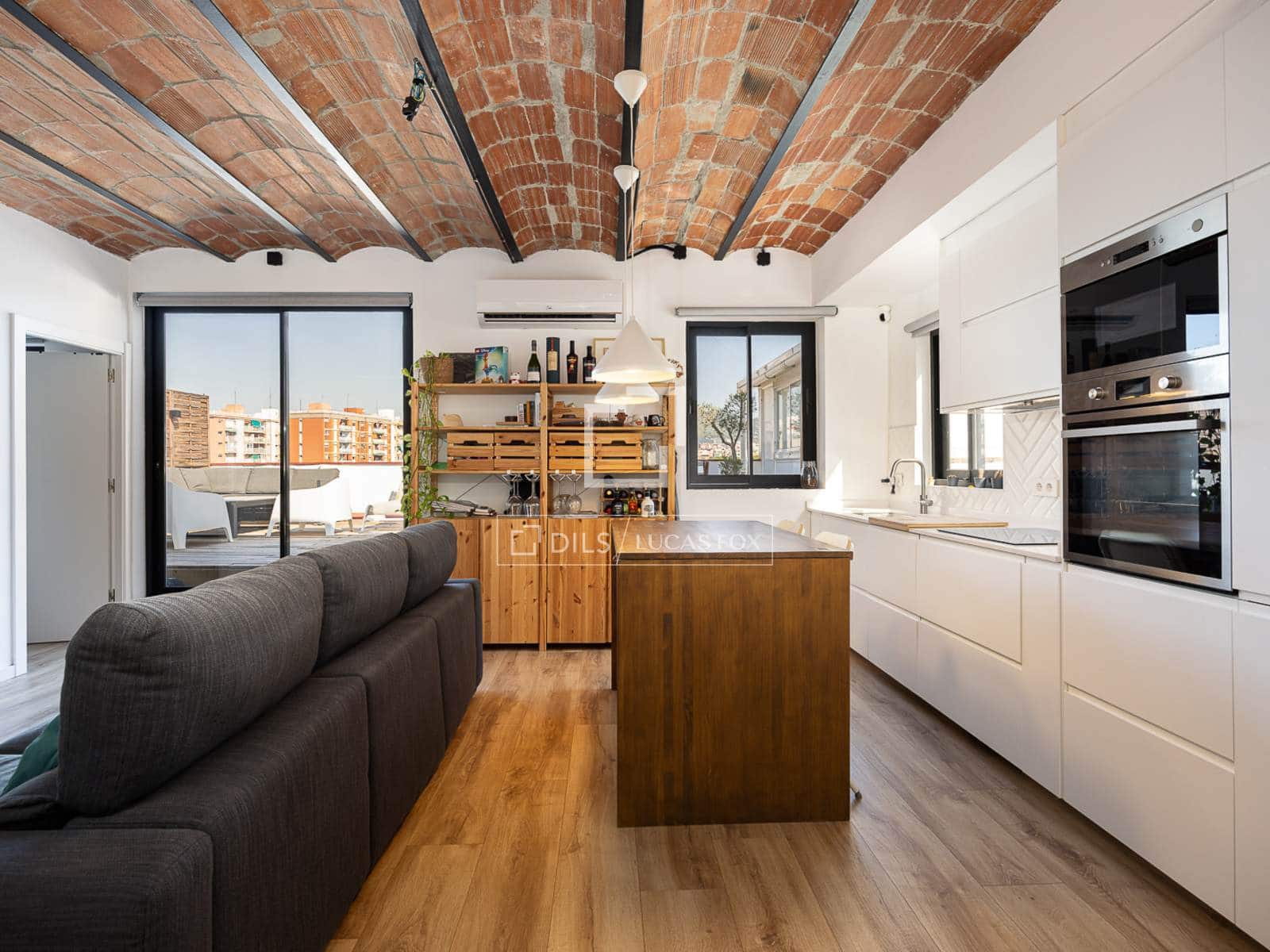 1 sypialnia Penthouse na sprzedaż w Miasto Barcelona - 380 000 € (Ref: 9883679)