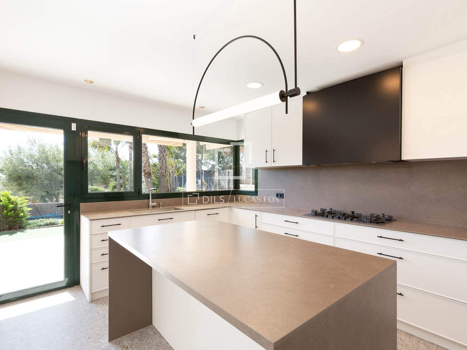 5 bedroom Villa for rent in Castelldefels with pool garage - € 10,500 (Ref: 9883681)