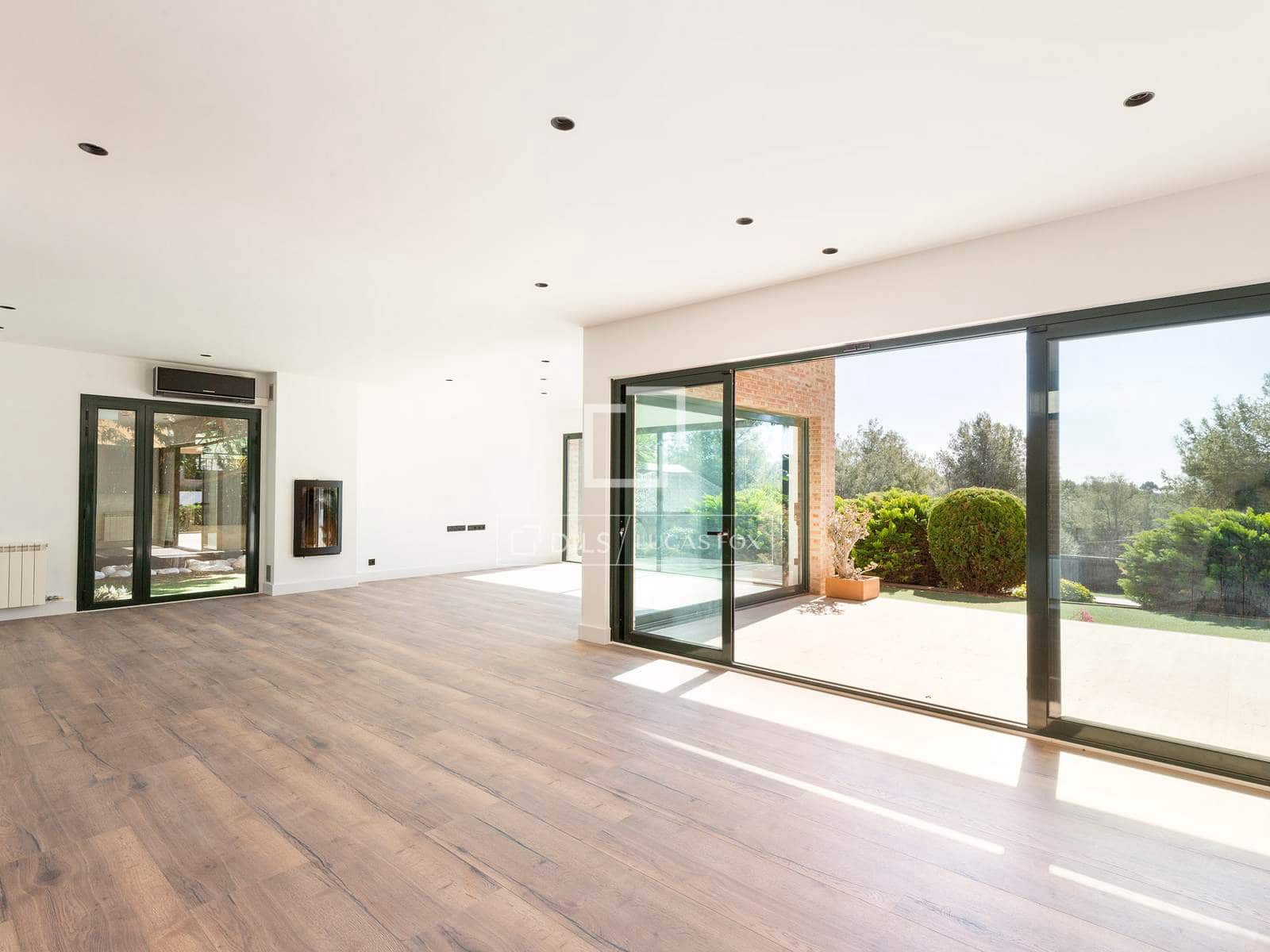 5 bedroom Villa for rent in Castelldefels with pool garage - € 10,500 (Ref: 9883681)