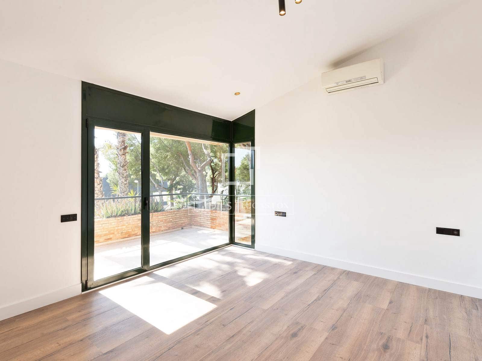 5 bedroom Villa for rent in Castelldefels with pool garage - € 10,500 (Ref: 9883681)