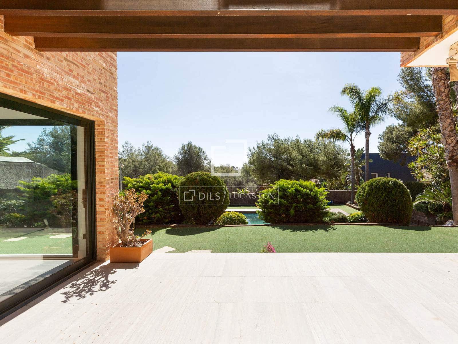 5 bedroom Villa for rent in Castelldefels with pool garage - € 10,500 (Ref: 9883681)