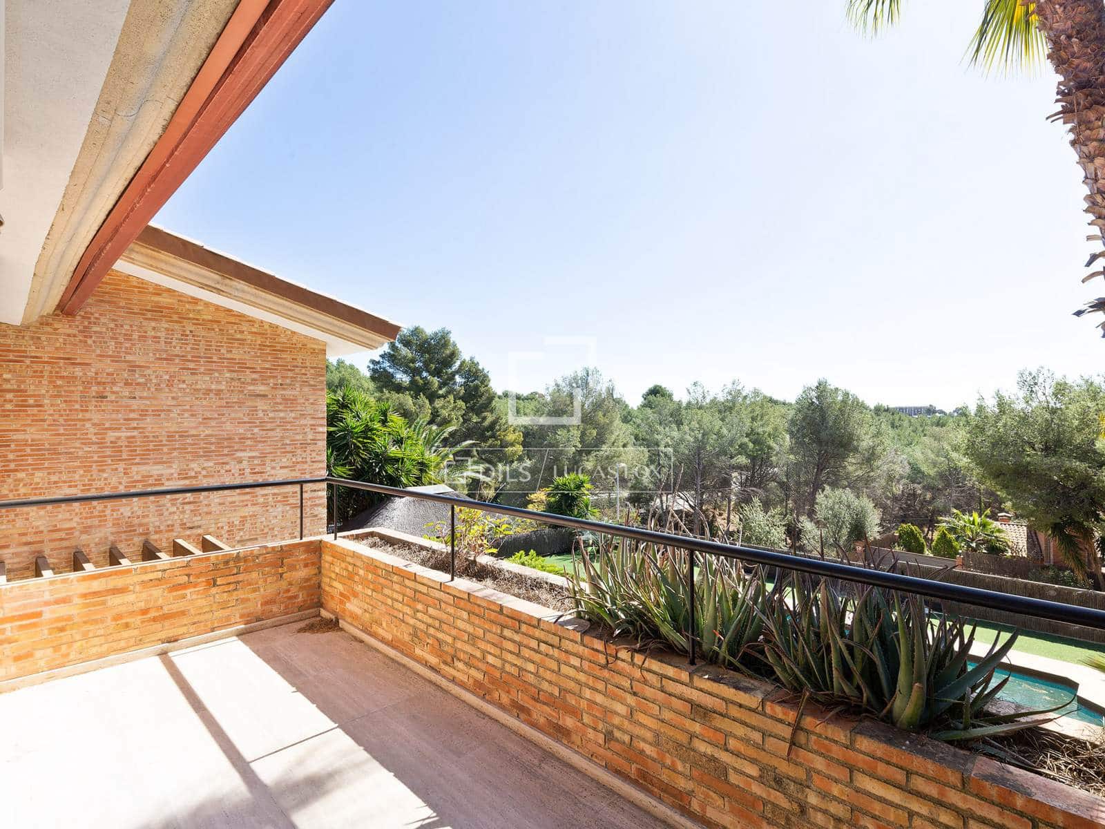 5 bedroom Villa for rent in Castelldefels with pool garage - € 10,500 (Ref: 9883681)