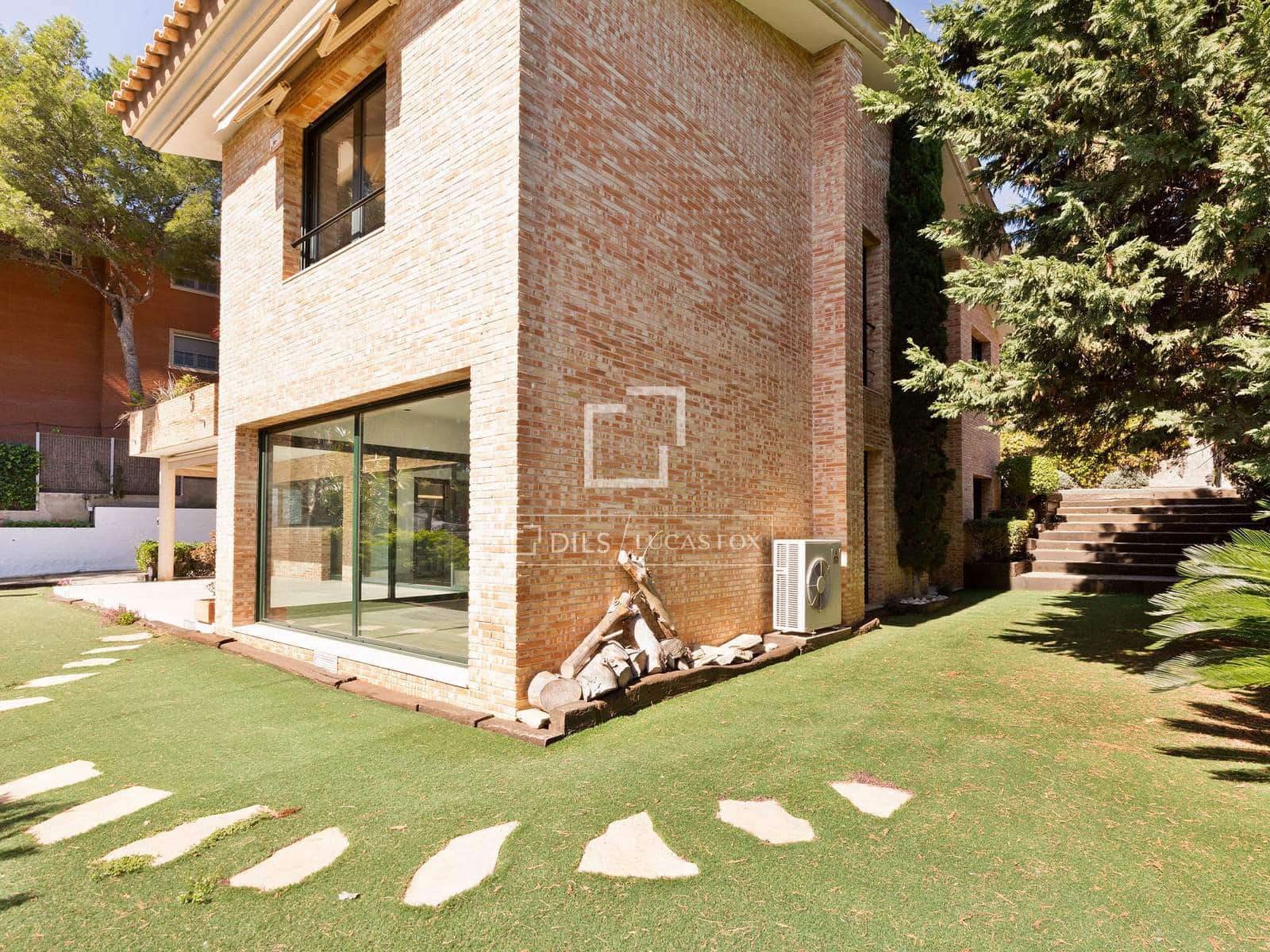 5 bedroom Villa for rent in Castelldefels with pool garage - € 10,500 (Ref: 9883681)