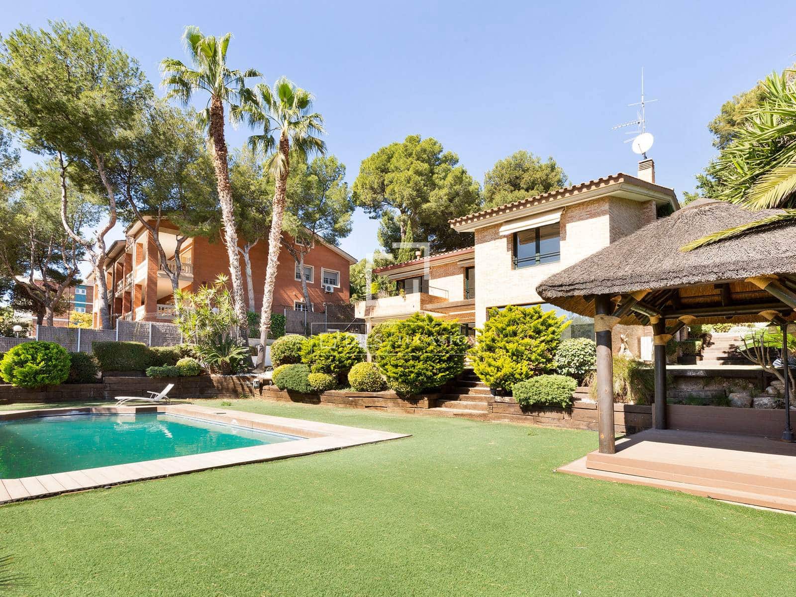 5 bedroom Villa for rent in Castelldefels with pool garage - € 10,500 (Ref: 9883681)