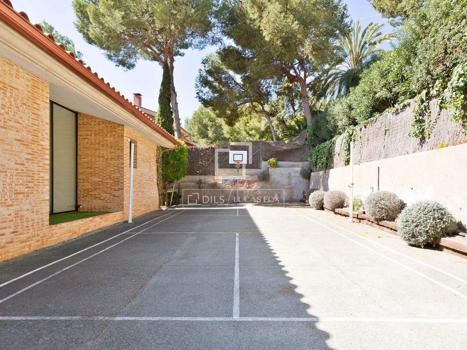 5 bedroom Villa for rent in Castelldefels with pool garage - € 10,500 (Ref: 9883681)