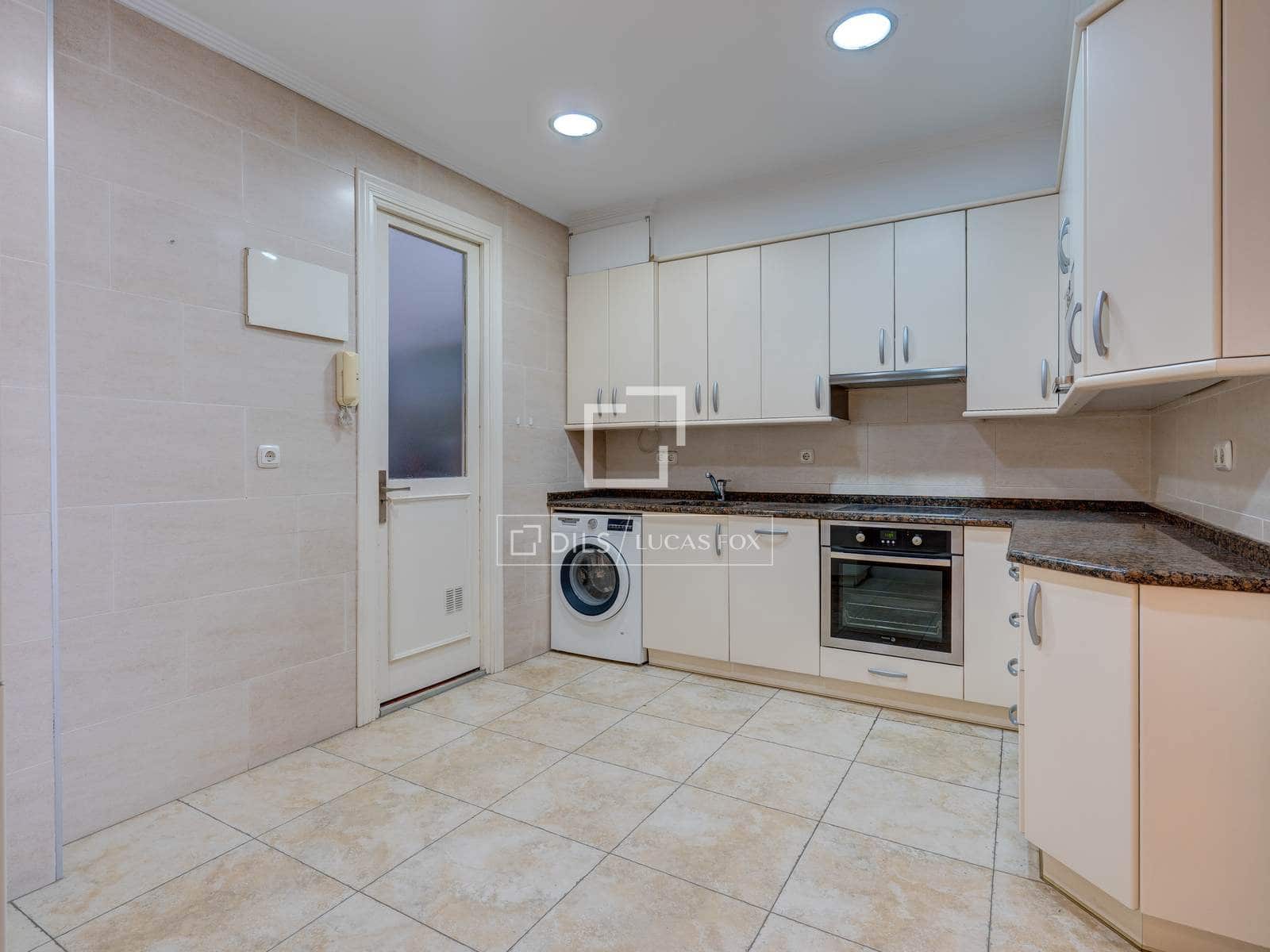 4 bedroom Apartment for sale in Donostia-San Sebastian - € 980,000 (Ref: 9883784)