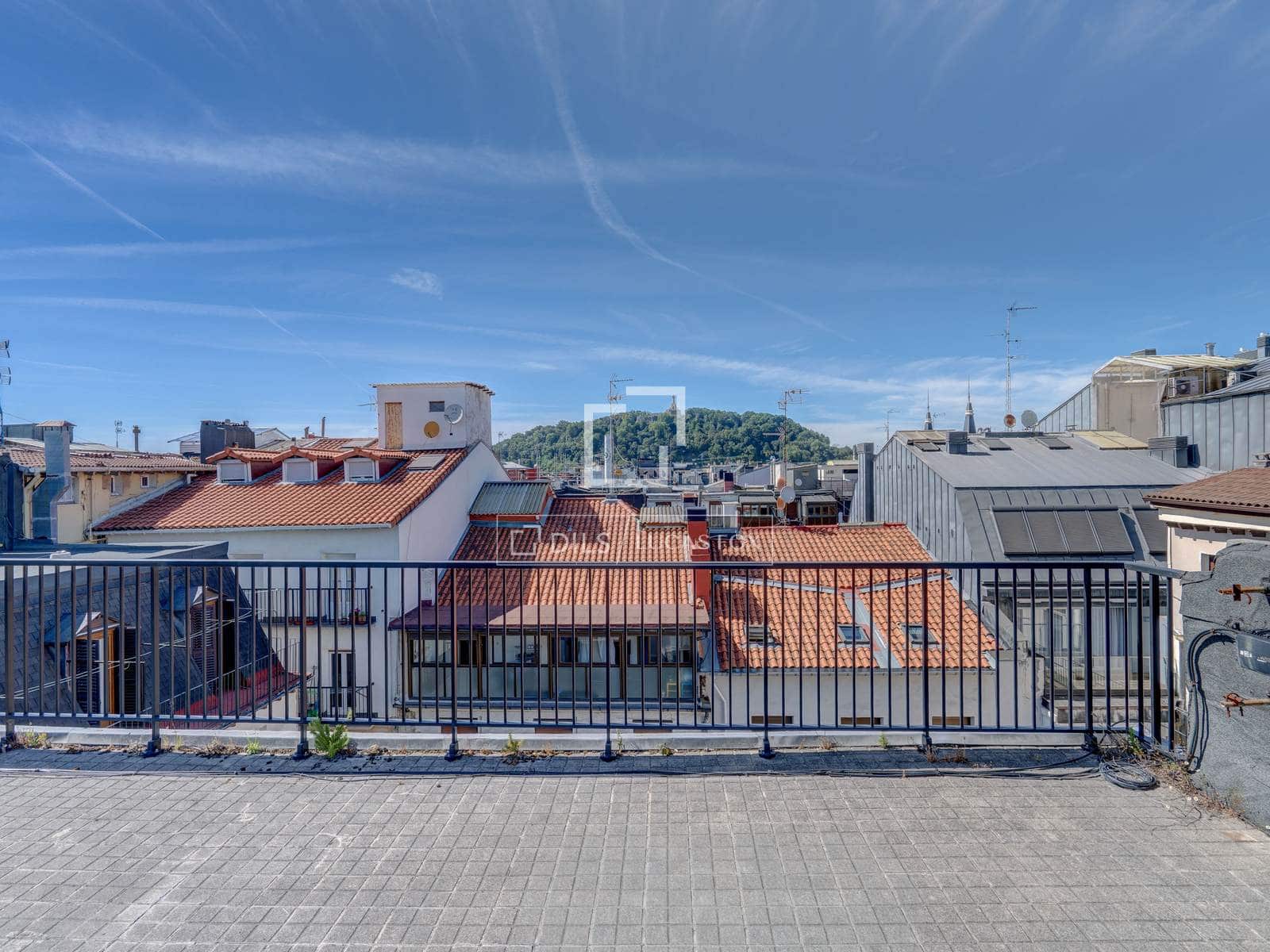 4 bedroom Apartment for sale in Donostia-San Sebastian - € 980,000 (Ref: 9883784)