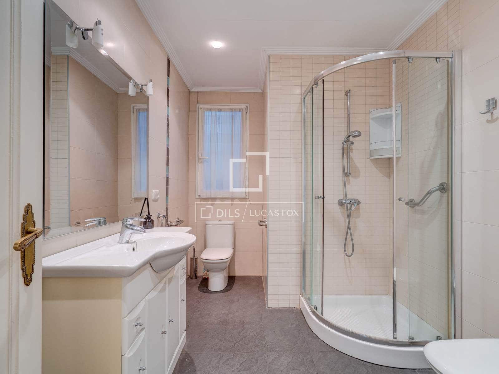 4 bedroom Apartment for sale in Donostia-San Sebastian - € 980,000 (Ref: 9883784)