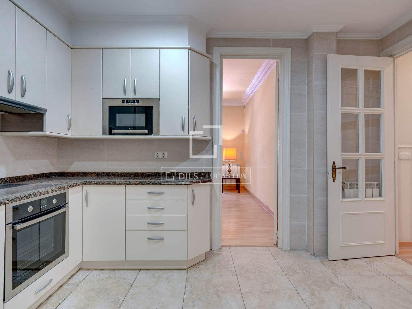 4 bedroom Apartment for sale in Donostia-San Sebastian - € 980,000 (Ref: 9883784)