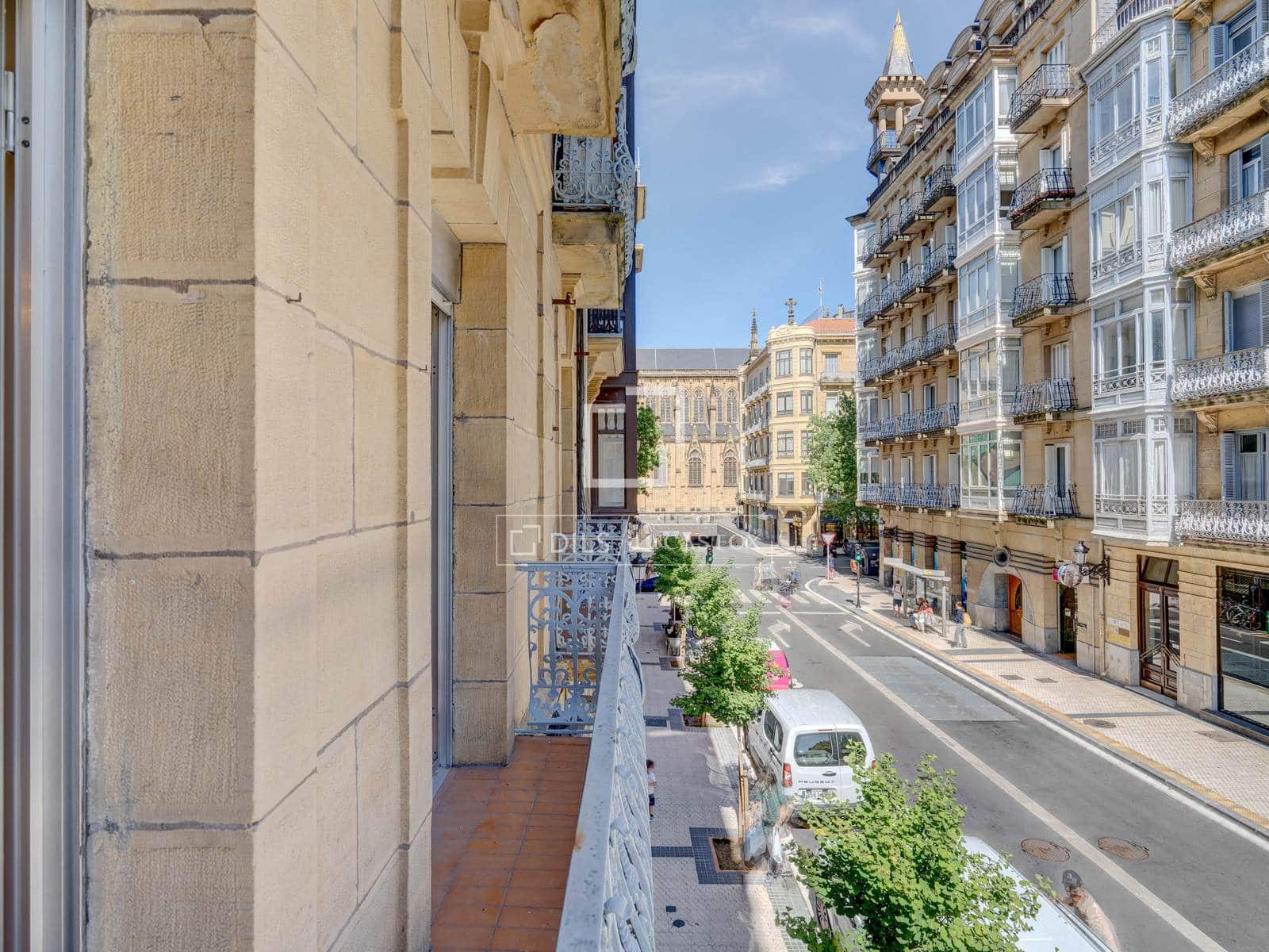 4 bedroom Apartment for sale in Donostia-San Sebastian - € 980,000 (Ref: 9883784)