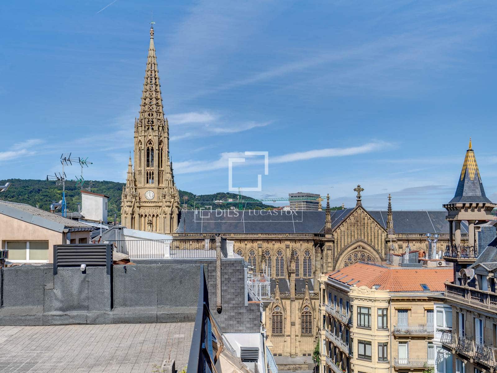 4 bedroom Apartment for sale in Donostia-San Sebastian - € 980,000 (Ref: 9883784)