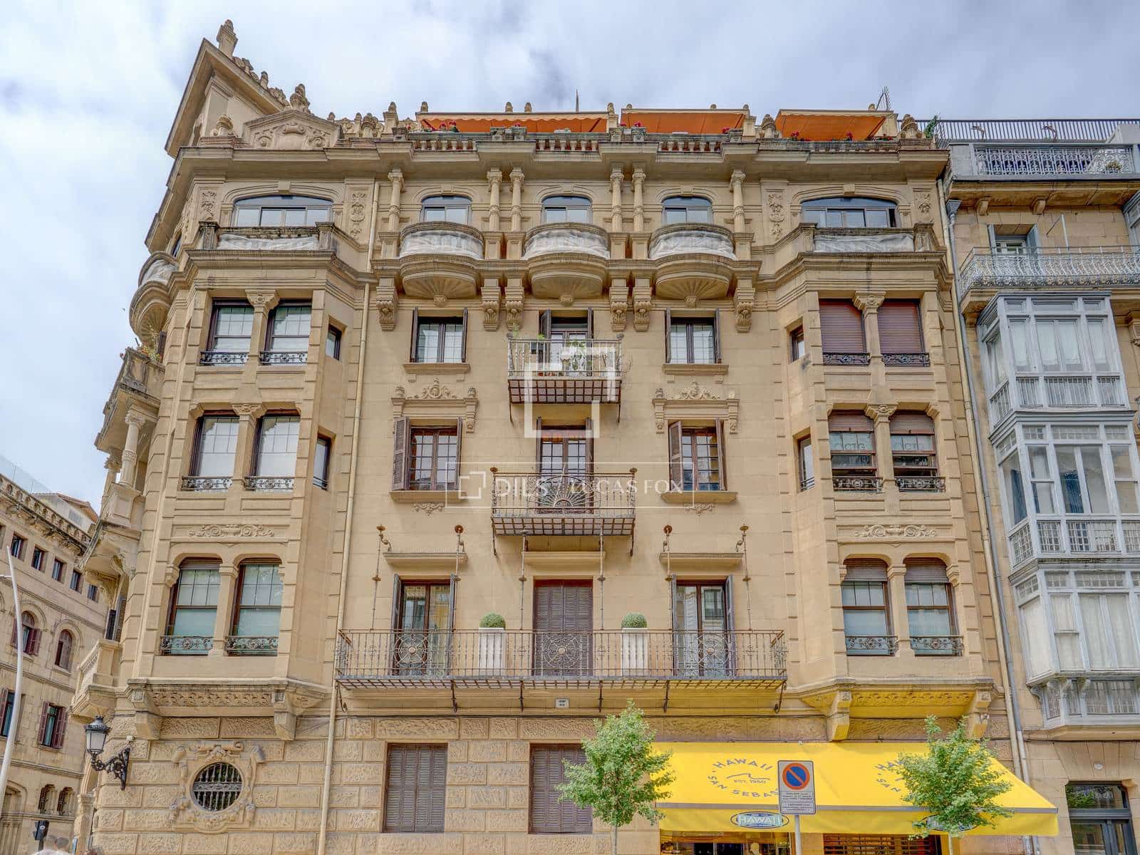 4 bedroom Apartment for sale in Donostia-San Sebastian - € 980,000 (Ref: 9883784)