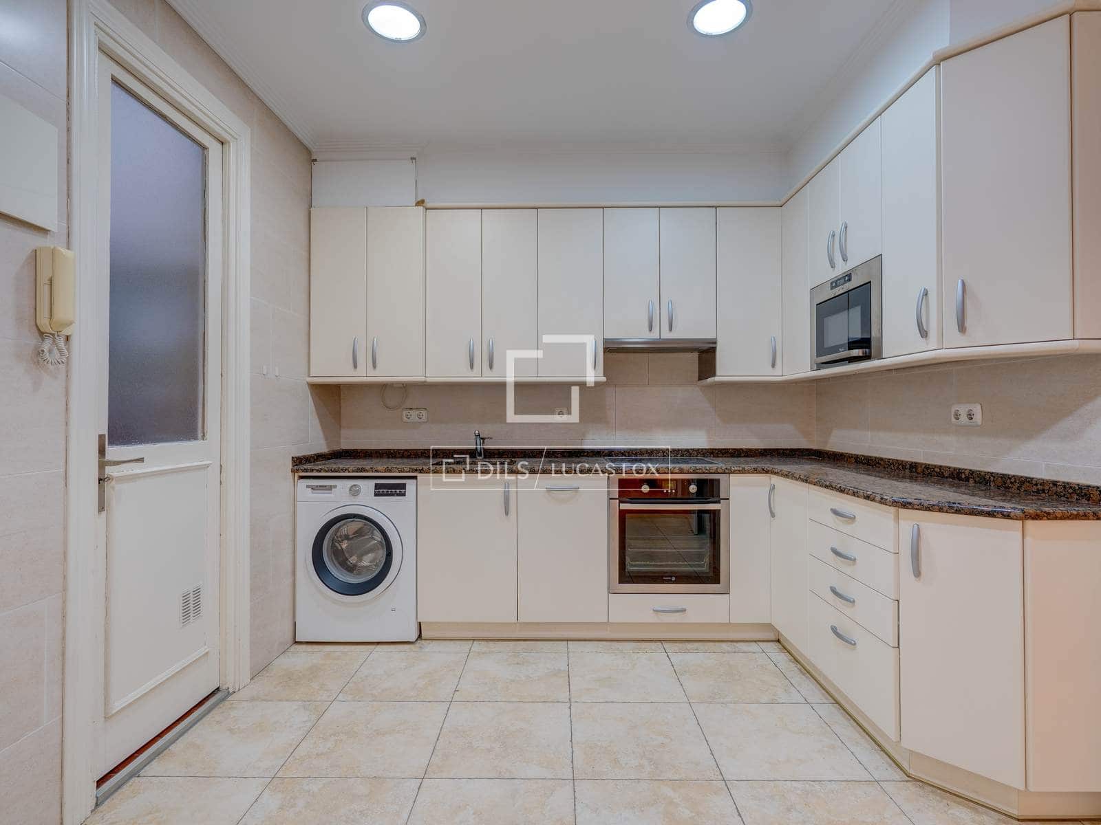 4 bedroom Apartment for sale in Donostia-San Sebastian - € 980,000 (Ref: 9883784)