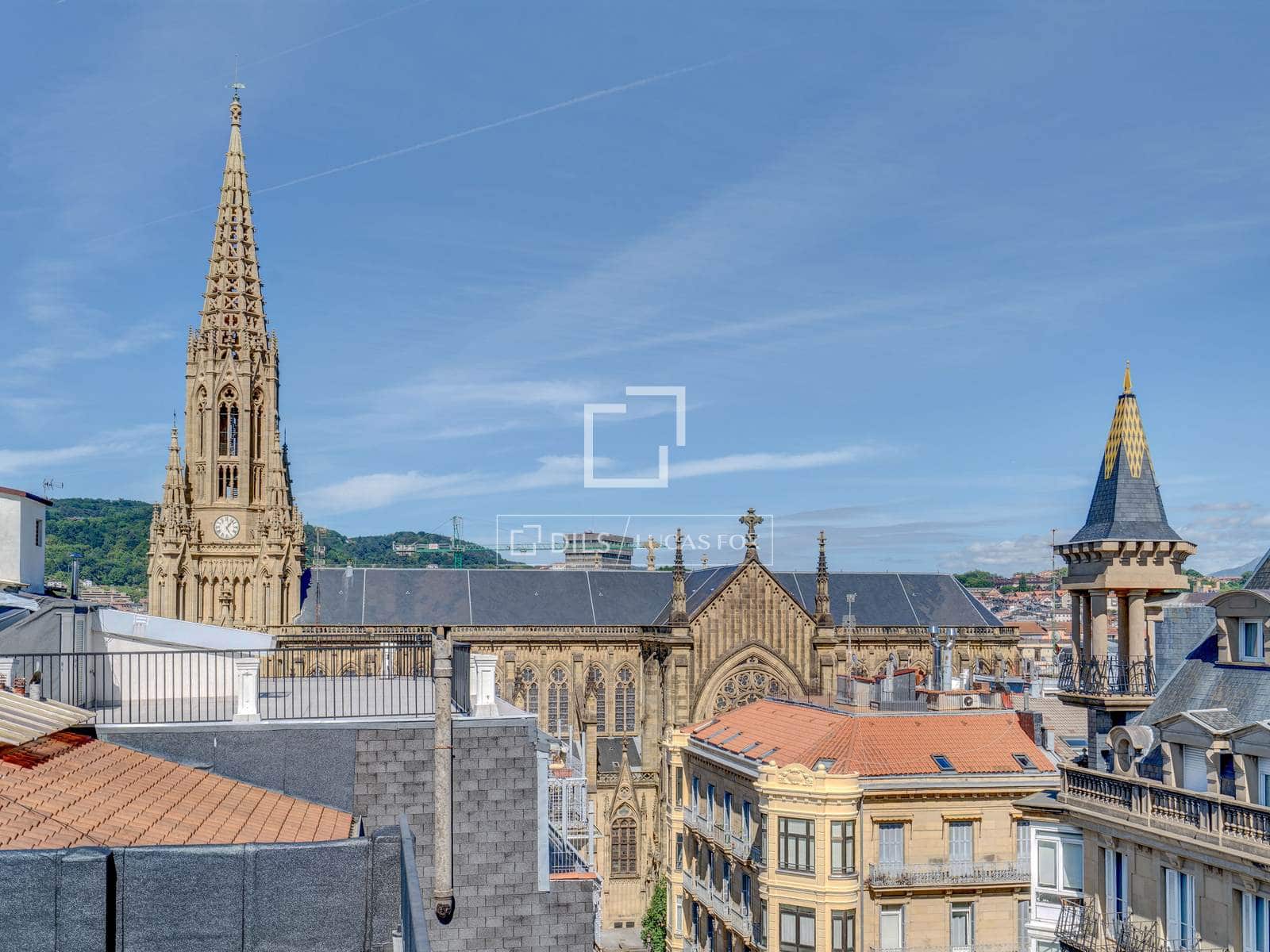4 bedroom Apartment for sale in Donostia-San Sebastian - € 980,000 (Ref: 9883784)