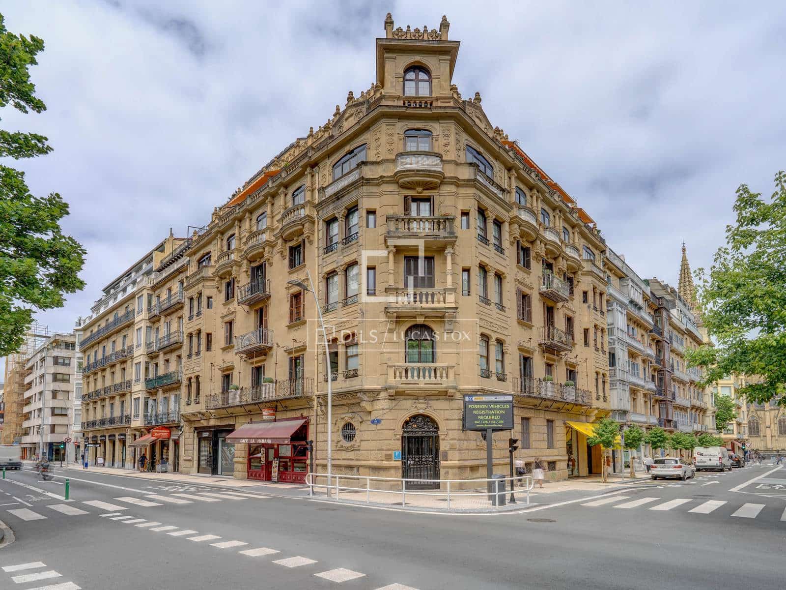 4 bedroom Apartment for sale in Donostia-San Sebastian - € 980,000 (Ref: 9883784)